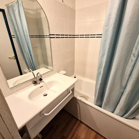 Apartment Le Thabor - Pour 4 Personnes 60 *